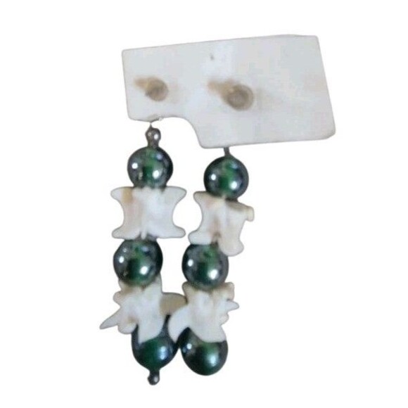 Rattlesnake Vertebrae  & Green Glass Beaded  Dangle Post Earrings - Picture 4 of 5